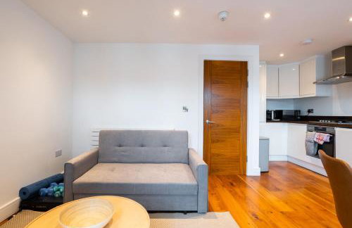 1BR Flat, Sleeps 4, Opposite Gunnersbury Station - Foto 7