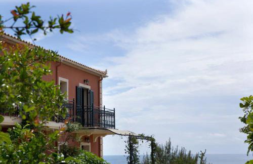 Avra Private Suites - Photo 42