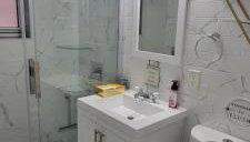 A Dazzling Destination - Foto 1, Shower