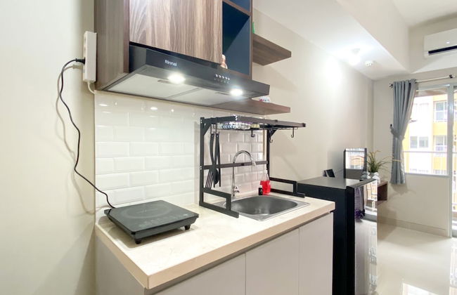 Modern Look Studio Room at LRT City Jatibening Apartment - Photo 10