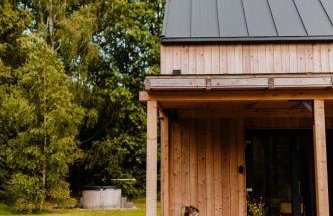 LasHouse - Nowoczesna stodoła z widokiem na las - Foto 27