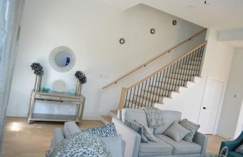 Tranquil Downtown Escape with Backyard - Photo 36