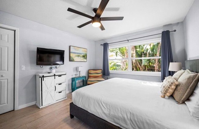 Canal Front Beach Home, Private Pool - Foto 16