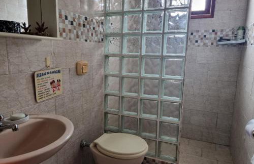 Casa com churrasqueira perto da lagoa - Foto 13