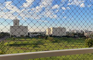 Quarto com cama de casal bem aconchegante - Foto 10