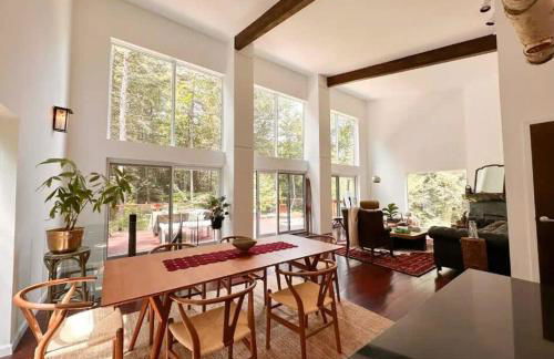 Unique and Private 25ft Waterfall House in Hunter - Foto 3