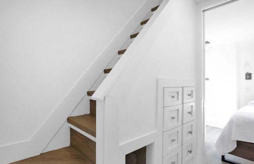 Tiny Home on Waterfront, Bay Views, Deck, Pool - Photo 13