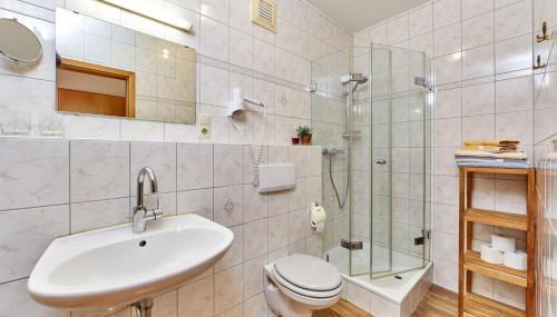 Gästehaus-Bauernhof Buchwieser - Foto 5, Shower