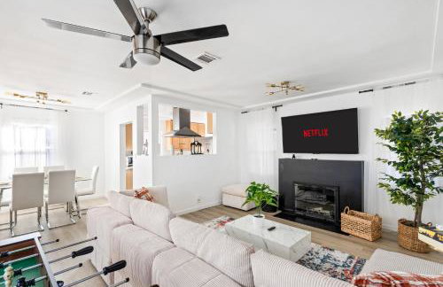 Modern Oasis with Pool & Jacuzzi near Universal Studios - Foto 17