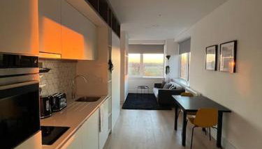 Voyager Haus Apartments, EV Charging Stations, London Heathrow Airport, LHR, Terminal 4, RE-Energise & GO - Foto 5