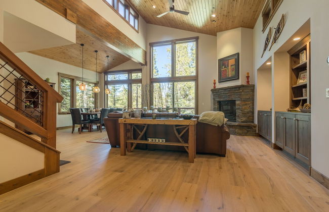 Sawtooth by Avantstay Spacious Pine Tree Cabin w/ Hot Tub - Foto 21