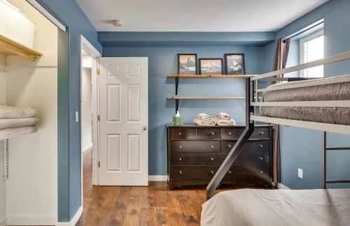 Stunning Alaskan Getaway with River and Mtn Views - Foto 22