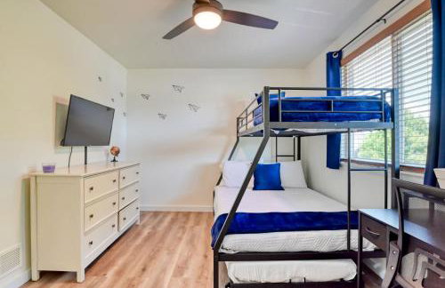 FlightDeck HotTub Fireplace NearAirport FamilyHome - Foto 38