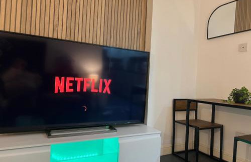 New Modern 3 Bed En-suites City Centre Apartment - Sleeps 8- Paid Parking Options - Foto 7