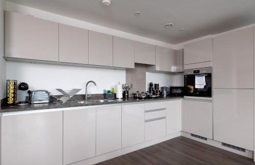 Lovely Home Near Canal, Park, & Central MK - Foto 9