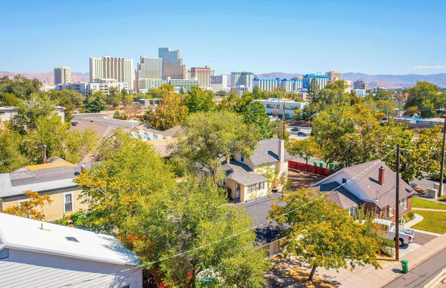 Emerald Escape - UNR & Pet Friendly - Photo 10