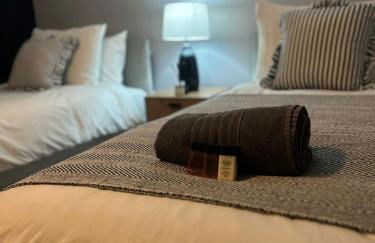 Cozy 2-Bed Home near Barnwell Country Park - Free Parking - Photo 5