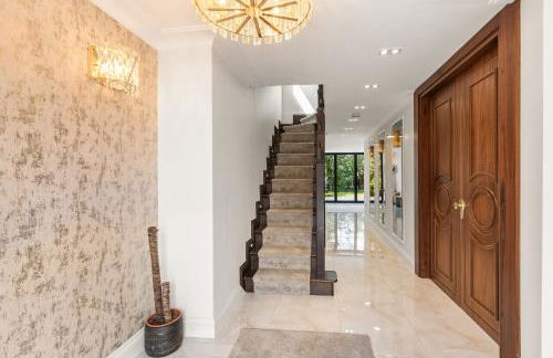 New! Trendy 5BR with Garden and Parking near Wimbledon - Foto 27