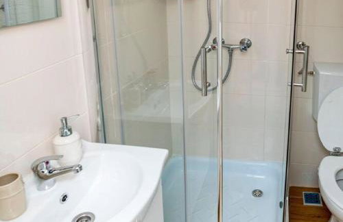 Stone House Lola - Two Bedroom Holiday Home - Photo 30