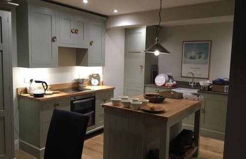 St Anthony’s, bright perkily decorated 3 bedroom house - Photo 15