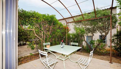 2 Bedroom Awesome Home In Saint-Laurent-De-La-Ca - Foto 2