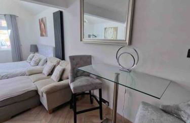 Lovely studio annex in Lilliput - Photo 18