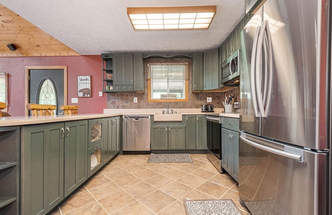 Cabin at Slope's Edge - Photo 8