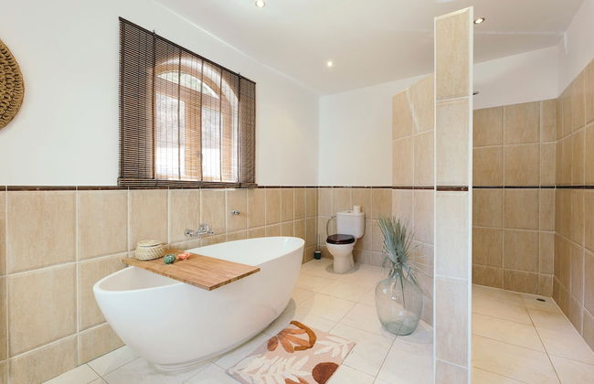 Luxurious 5 Bedroom Villa With Waterfall Closeby - Foto 15