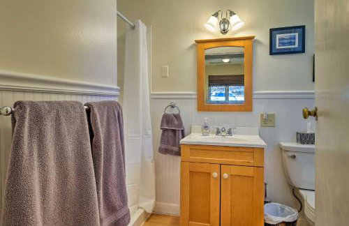 Picturesque Cottage with Sunroom on Ashmere Lake! - Foto 16