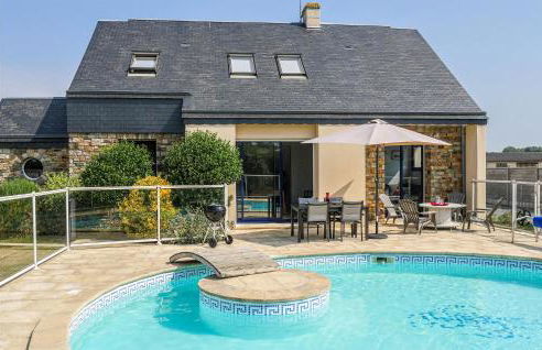 Gorgeous Home In Saint-Germain-Sur-Ay - Foto 10