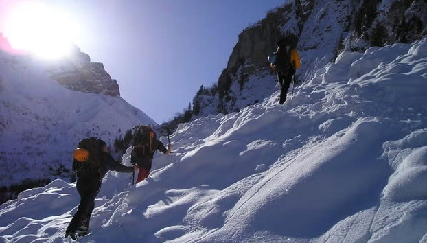 Snowshoe Trek - Photo 5