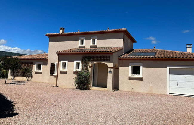 Villa With Private Pool and Jacuzzi - Photo 39