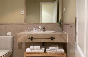 Apartamento espacioso muy tranquilo con piscinas y jardines cercano a la playa - Photo 7