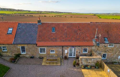 Bamburgh - Sleeps 8 - Dogs Stay Free - Enclosed Garden - Off Road Parking - Foto 22