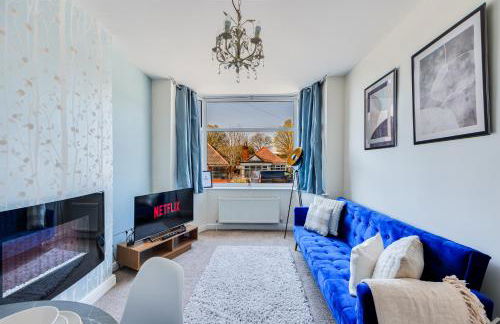 Charming Detached Bungalow - Close to Town Centre - Driveway Parking, Self-Check-In, Fast WiFi and Garden by Yoko Property - Photo 10