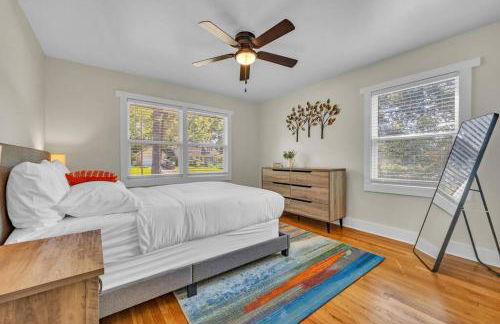 Modern Luxury with Pool Table 3BR-5BD Sleeps 10 - Foto 10