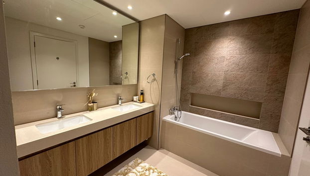Remarkable 1-bed Apartment in Dubai - Foto 3, Baño