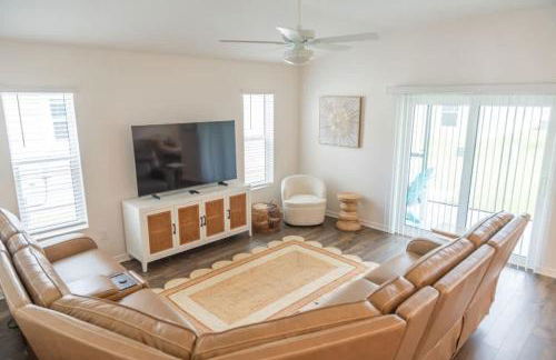 Brand New Designer Home - 5 minutes from East Port - Foto 16