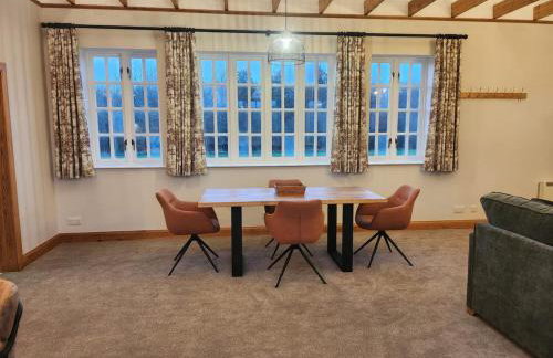 Recently refurbished former art studio - Foto 6