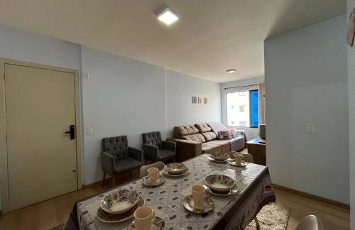 Apartamento Mobiliado com internet no centro - Foto 1