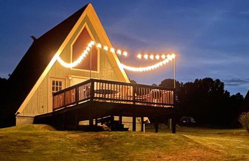 2BR A-Frame Cabin w Hot Tub Near Wine Trail - Foto 1