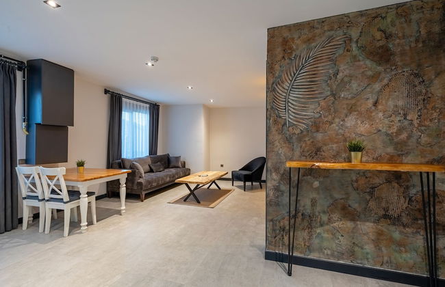 Eluxio Suite Hotel - Photo 4