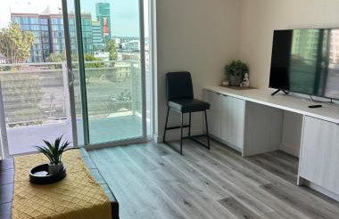 Heart of Hollywood - Walk of Fame Studio - 1bd or 2bd with View - Free parking - Balcony - Wifi - Rooftop - Gym - Upscale amenities - Foto 2