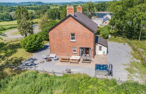 5 Bed in Llandovery oc-bow323 - Photo 2