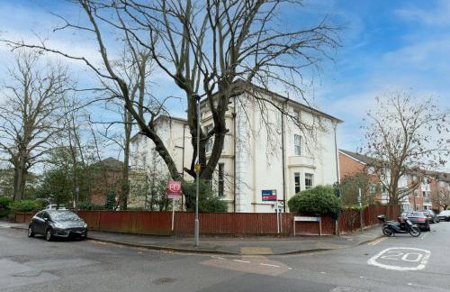 Stunning 1 BR Surbiton with views, near station - Pass the Keys - Foto 47