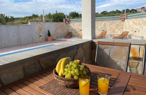 Holiday home with private pool and mini golf Fjaka, Zadar region - Photo 14