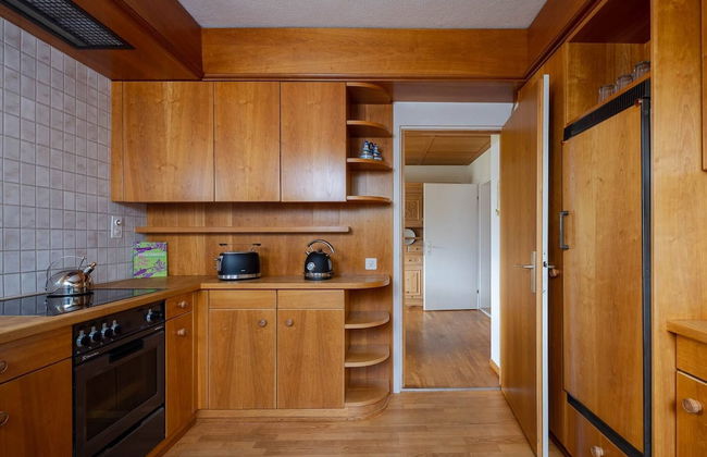 Luxury Apartment With Smart TV Free Parking Large Garden - Photo 27