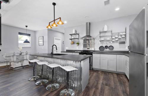 Secret Pool Cabana- Mins to Downtown and Beach - Foto 19