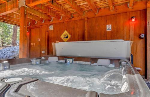 3BR Tahoe Cabin in the Trees with Hot Tub - Foto 24