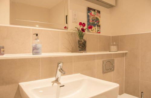 Marina View Apartment - Photo 30